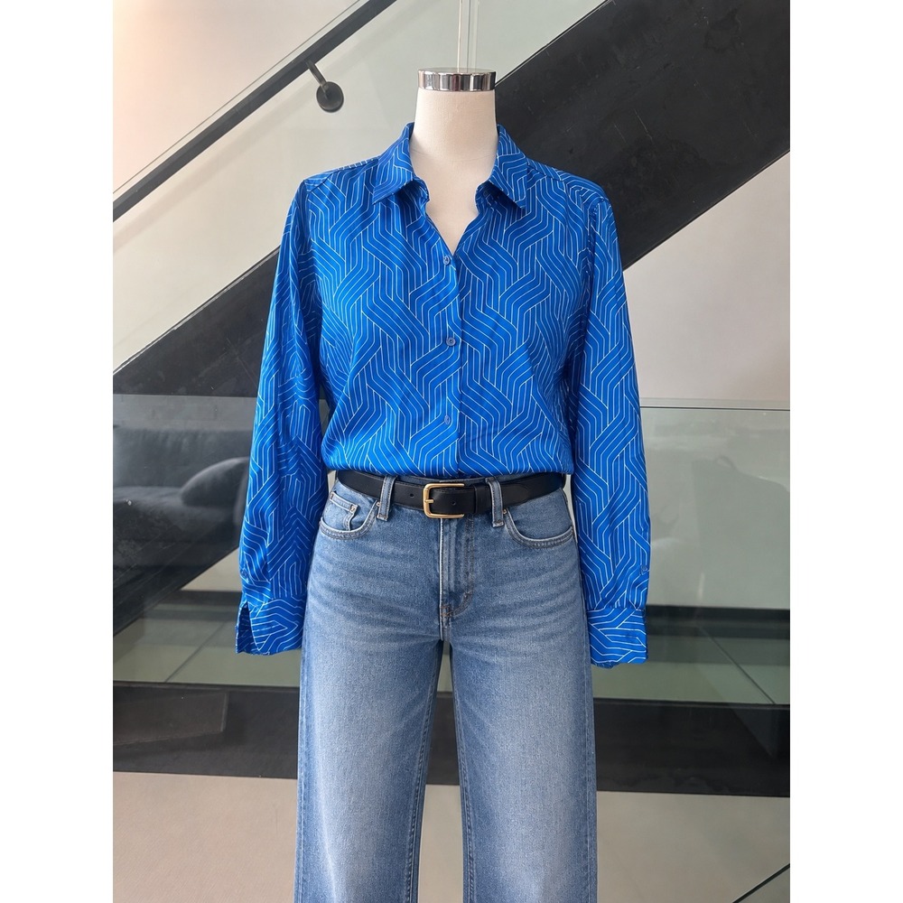 Equipment Femme Blue Geometric Chevron Print Silk Button Down Shirt Medium